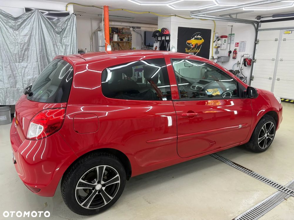 Renault Clio - 8