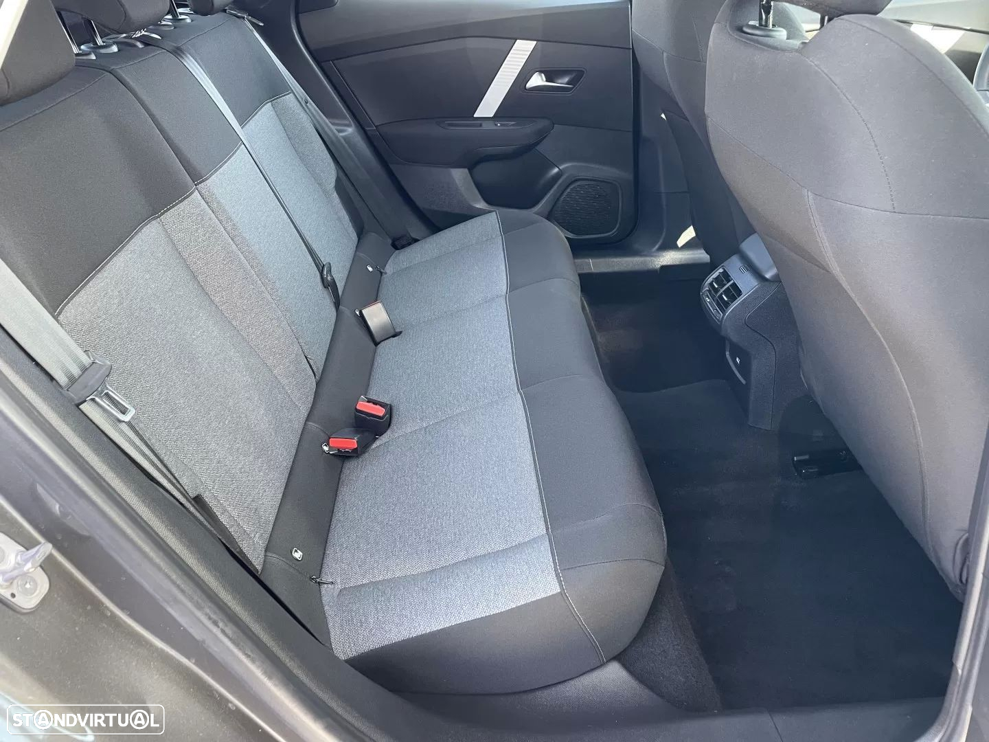 Citroën C4 1.2 PureTech Feel Pack EAT8 - 17