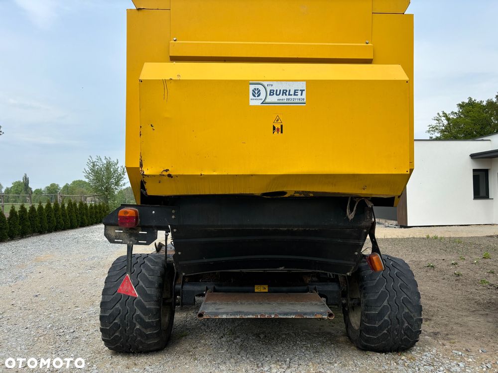 New Holland BR7070 - 7
