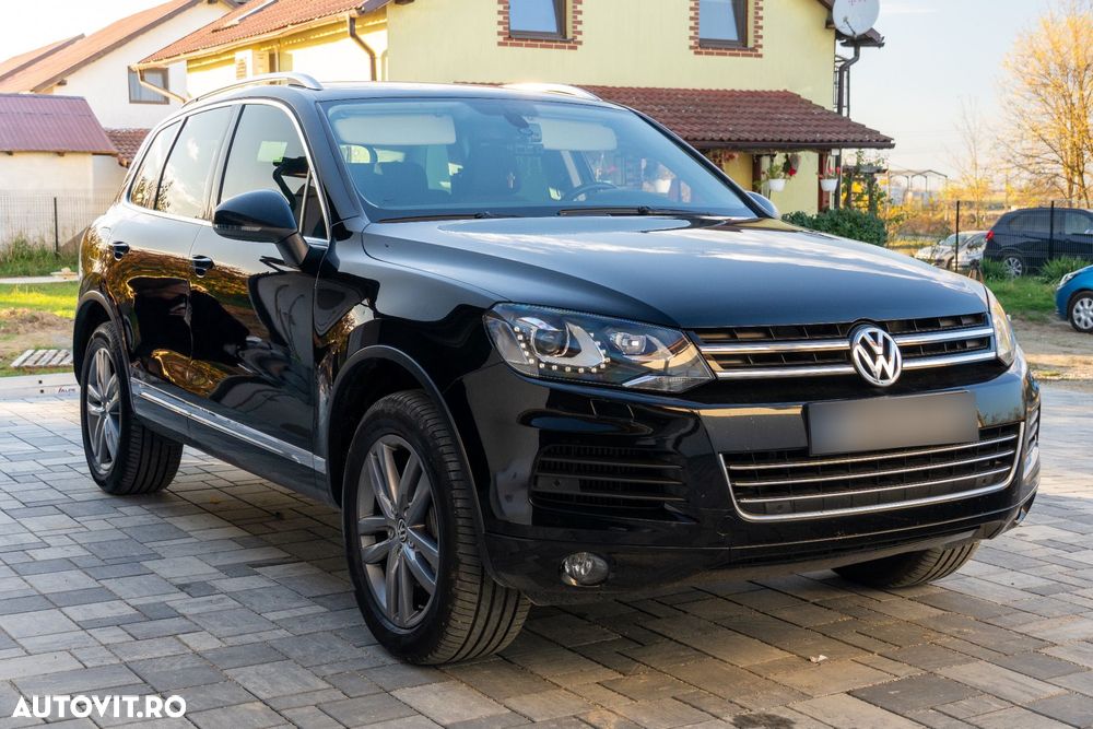 Volkswagen Touareg - 1