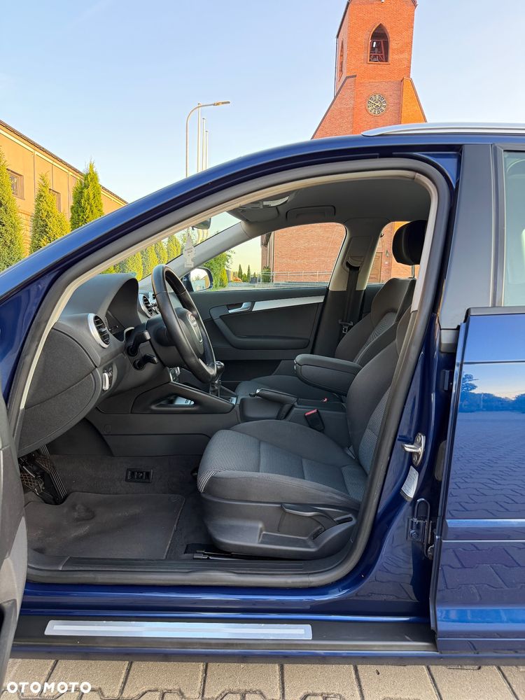 Audi A3 Sportback 2.0 TDI DPF Ambiente - 21
