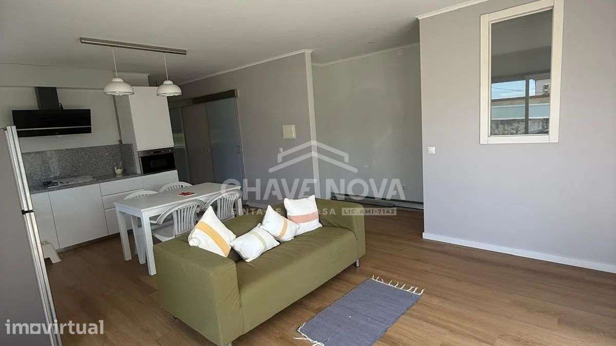 Moradia térrea T1 para arrendamento na Madalena - Grande imagem: 4/13