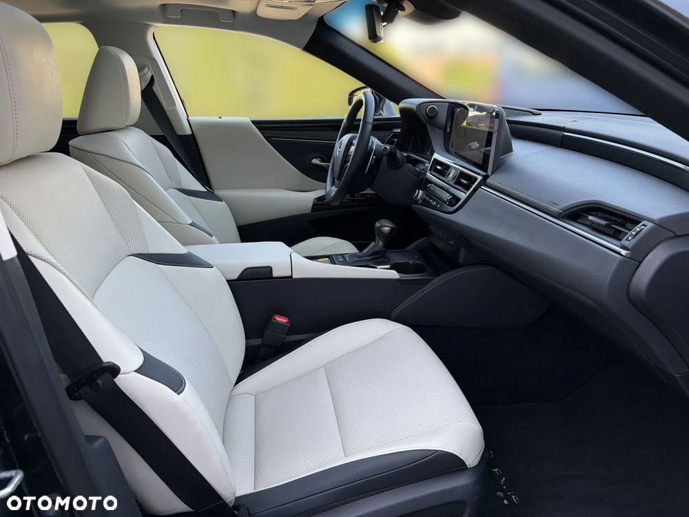 Lexus ES 300h Prestige - 13