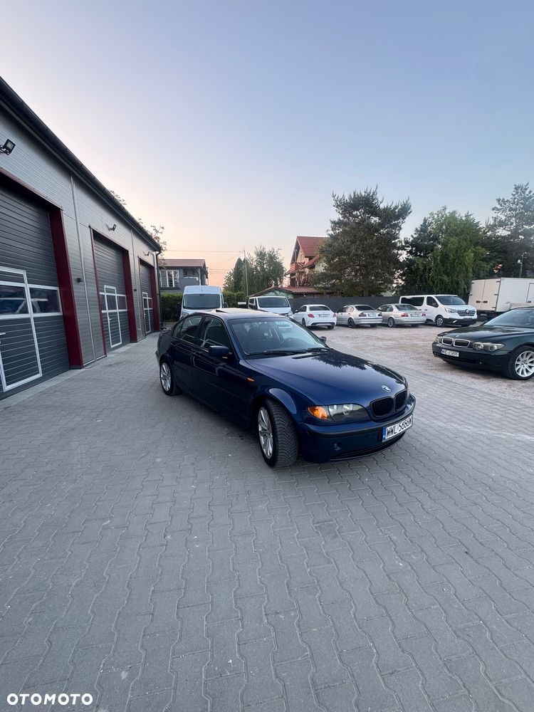BMW Seria 3 318i - 4