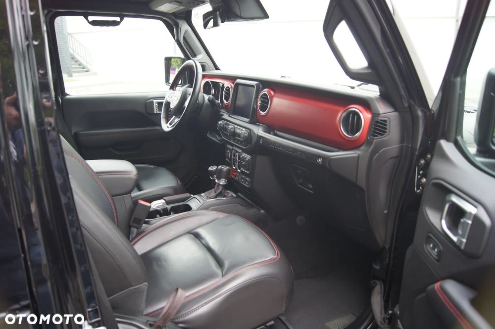 Jeep Wrangler - 25