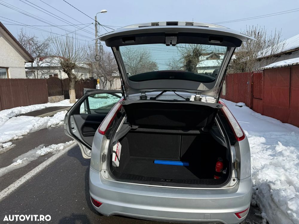 Ford Focus 1.8 TDCI Trend - 6