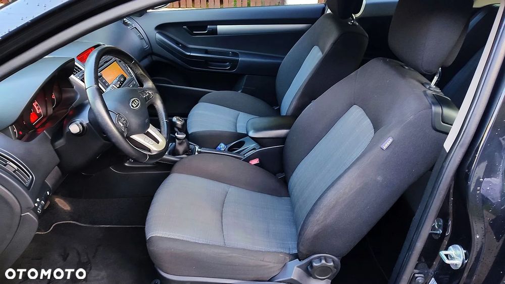 Kia ProCeed 1.4 CVVT Dream-Team Edition - 3