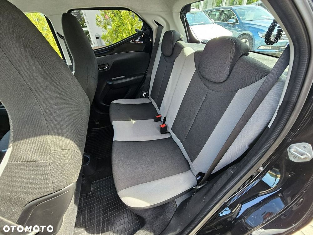 Toyota Aygo x-play touch - 18