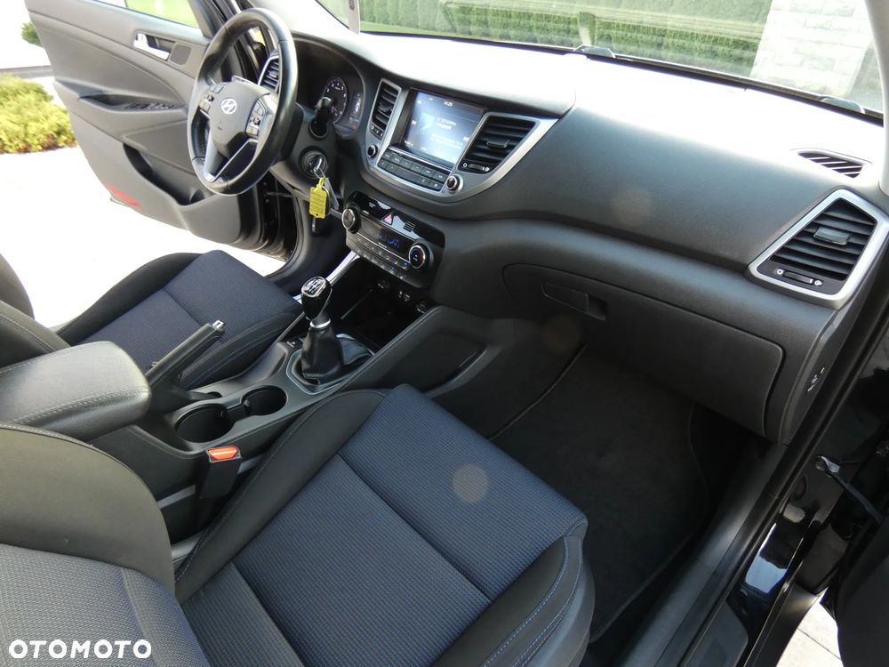 Hyundai Tucson 1.6 GDI BlueDrive Style 2WD - 25