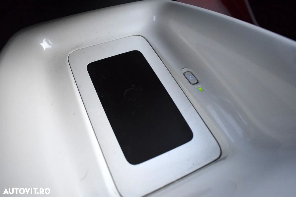 Toyota Prius (Hybrid) Sol Plus - 20