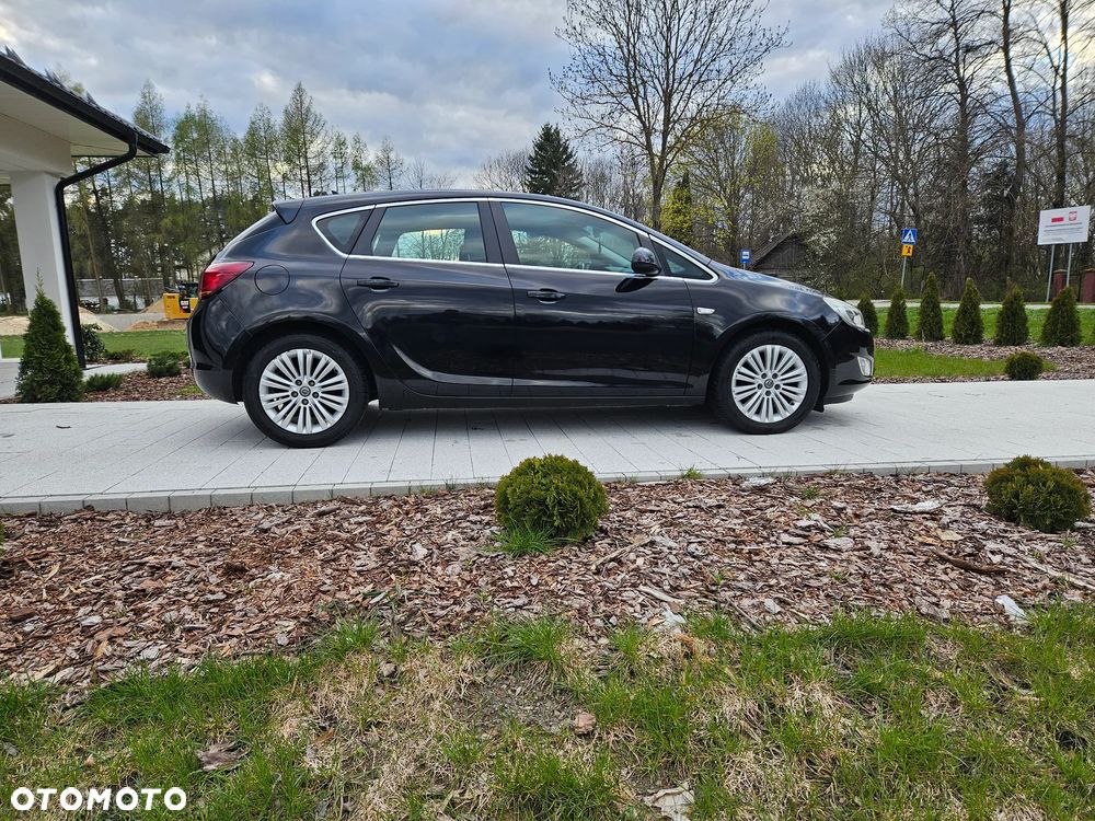 Opel Astra 1.7 CDTI DPF Cosmo - 6