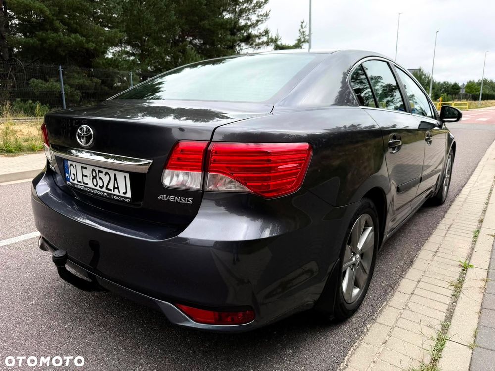 Toyota Avensis 1.8 Executive - 11