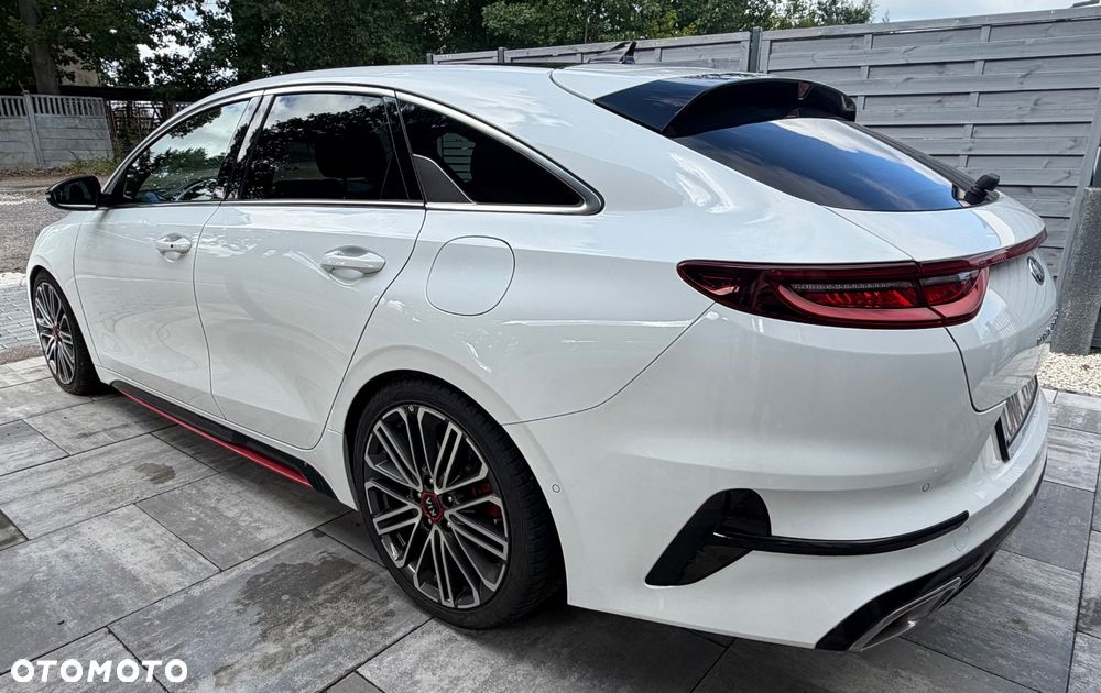 Kia ProCeed - 12