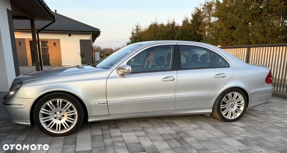 Mercedes-Benz Klasa E - 32