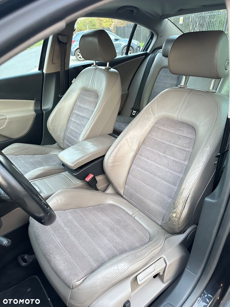 Volkswagen Passat 2.0 TDI Comfortline - 27