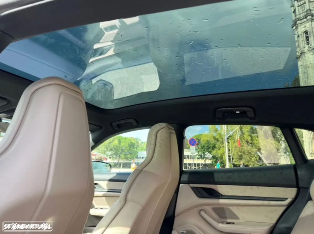 Porsche Taycan Cross Turismo 4 - 22