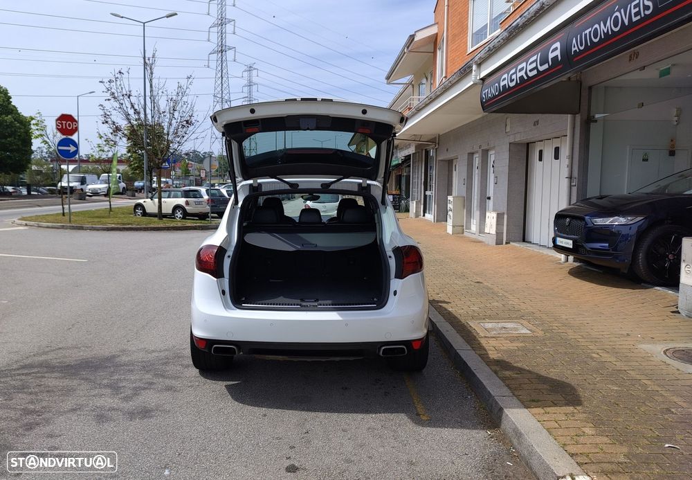 Porsche Cayenne Tiptronic S - 10