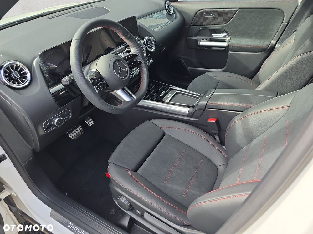 Mercedes-Benz GLA - 11