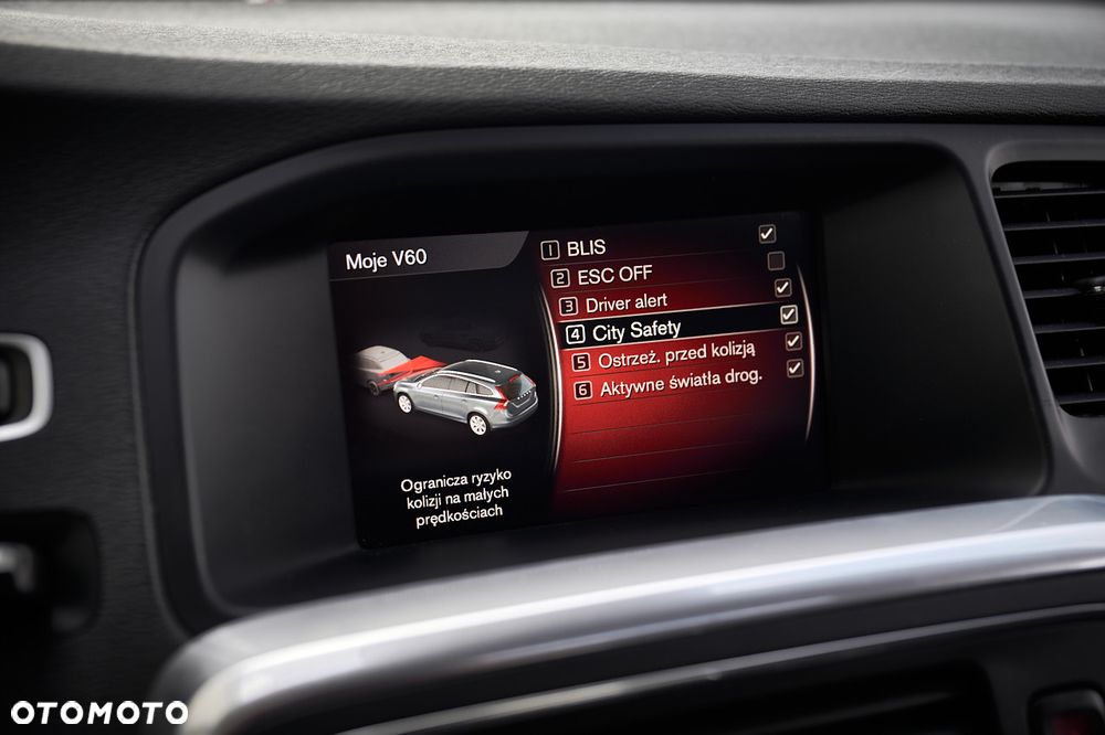 Volvo V60 D3 Geartronic Momentum - 36