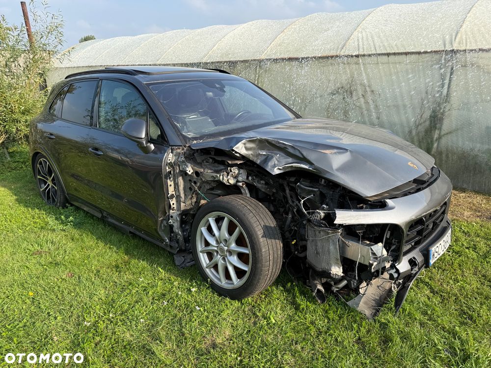Porsche Cayenne Platinum Edition - 2