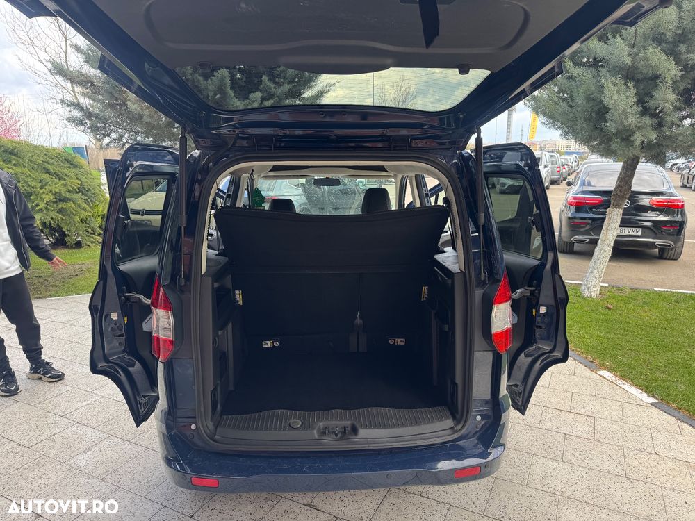 Ford Tourneo Courier 1.5 TDCi S&S Ambiente - 18