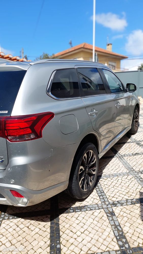 Mitsubishi Outlander 2.0 Instyle - 8