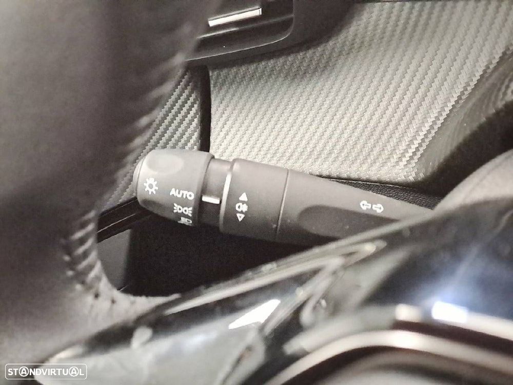 Peugeot 2008 1.2 PureTech Style - 13