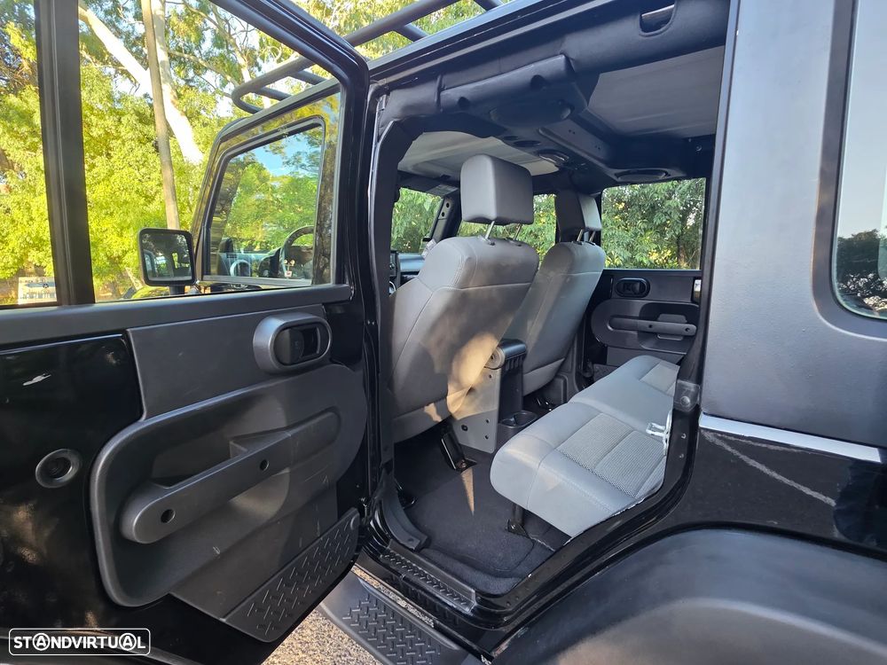 Jeep Wrangler Unlimited 2.8 CRD ATX Sahara - 17