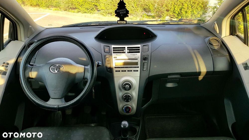 Toyota Yaris 1.0 Luna A/C - 15