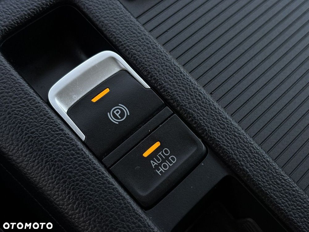 Volkswagen Passat Variant 1.5 TSI EVO Elegance DSG - 32