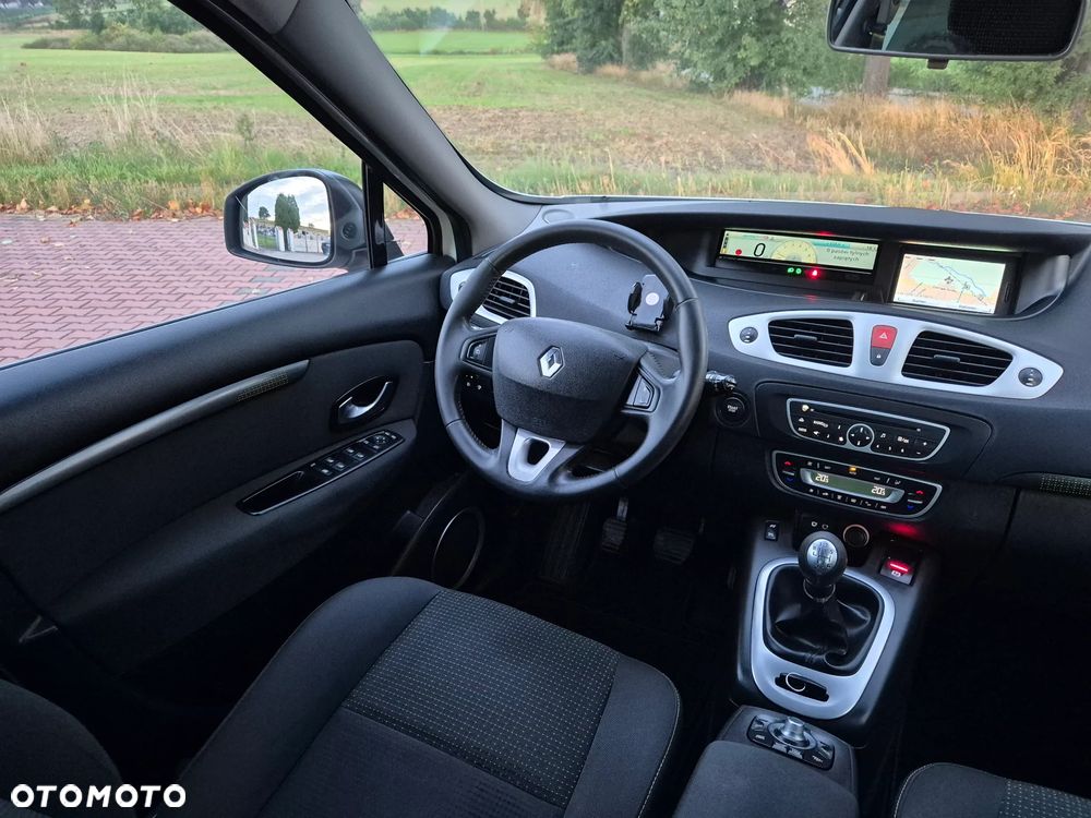 Renault Scenic 1.6 16V 110 Dynamique - 19