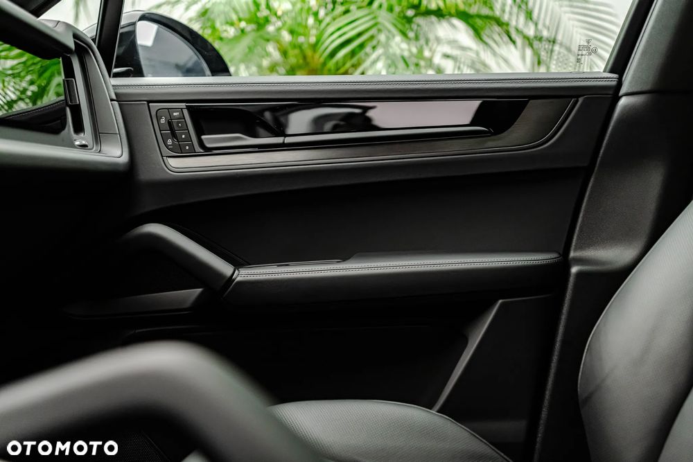 Porsche Cayenne - 20