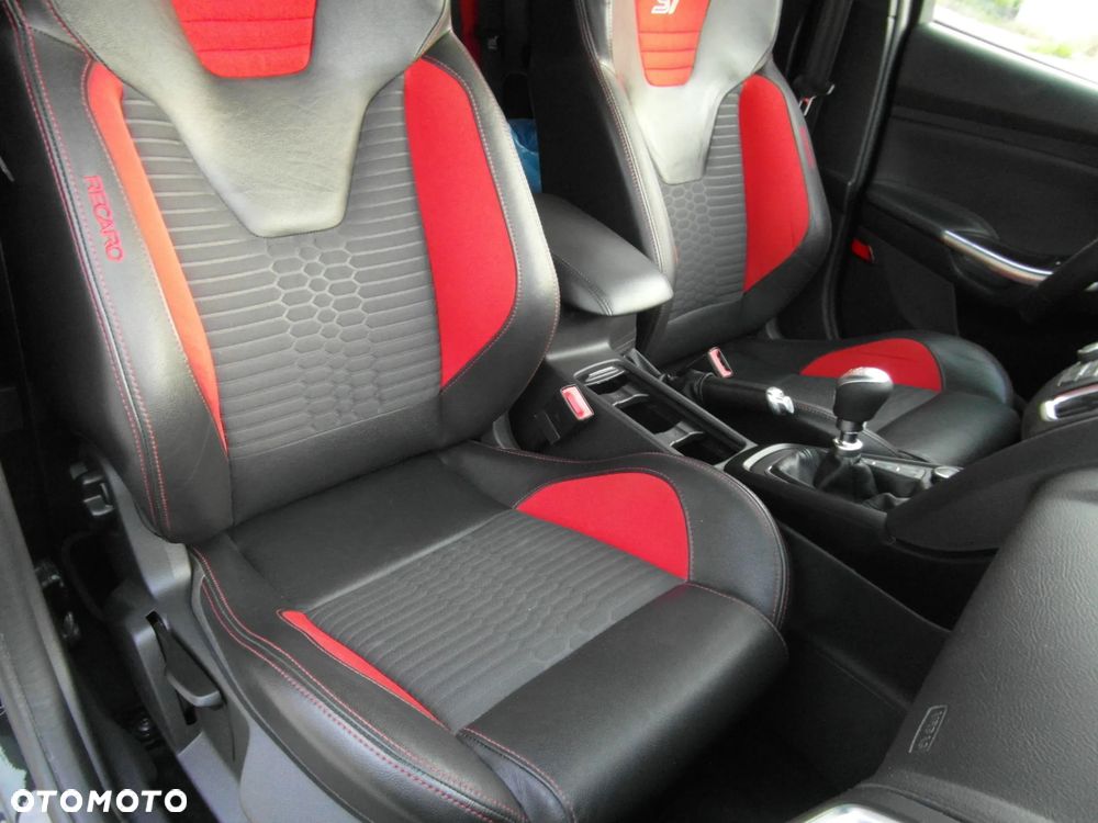 Ford Focus 2.0 EcoBoost ST mit Leder-Sport-Paket - 21