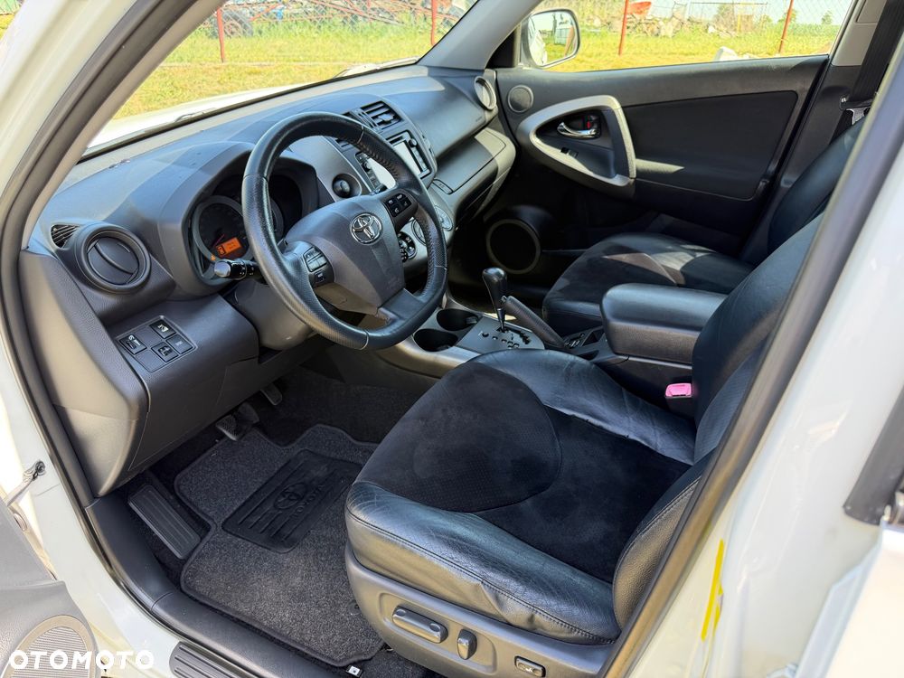 Toyota RAV4 2.2 D-4D 4x4 Executive - 9