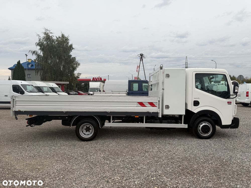 Renault Maxity - 4
