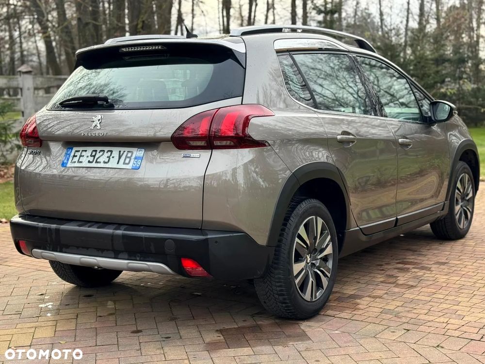 Peugeot 2008 1.2 Pure Tech Style S&S - 18