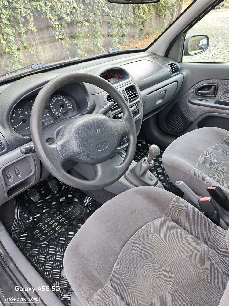 Renault Clio 1.2 RT - 5