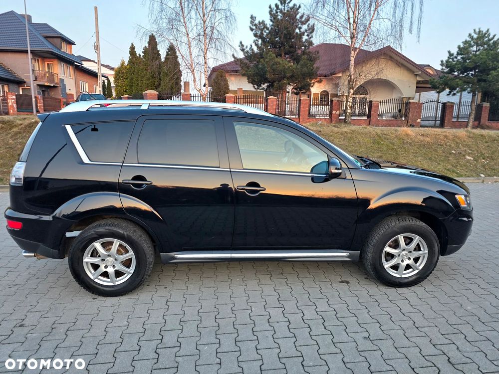 Mitsubishi Outlander - 9