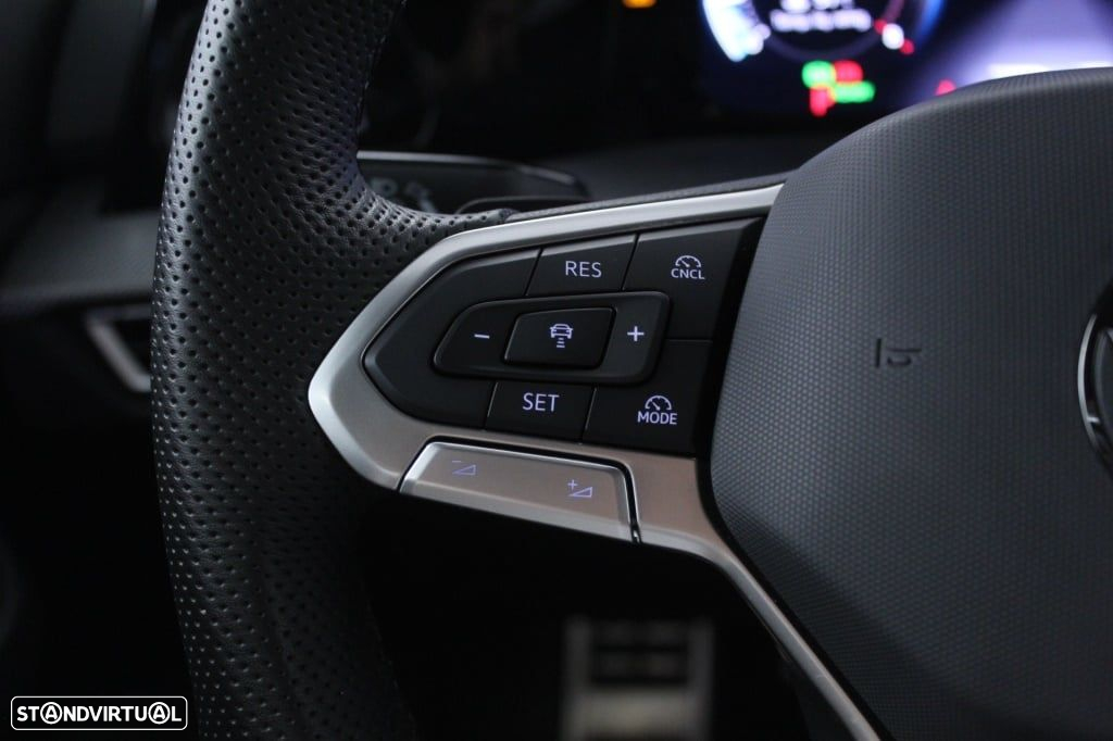 VW Golf Variant 1.5 eTSI R-Line DSG - 22