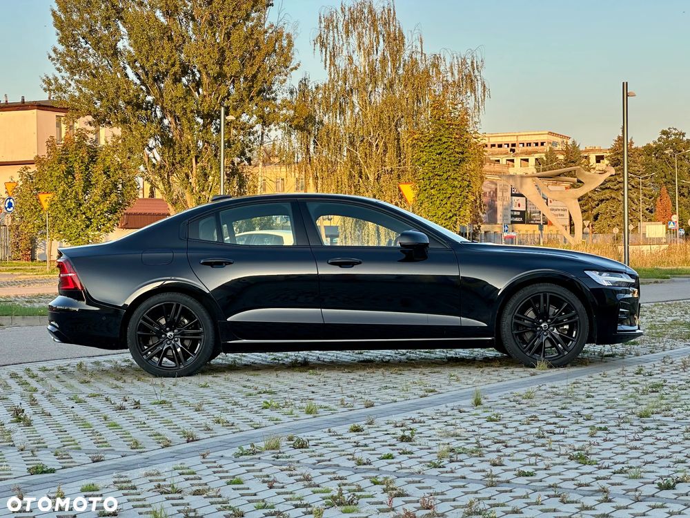 Volvo S60 B5 B AWD Plus Dark - 18