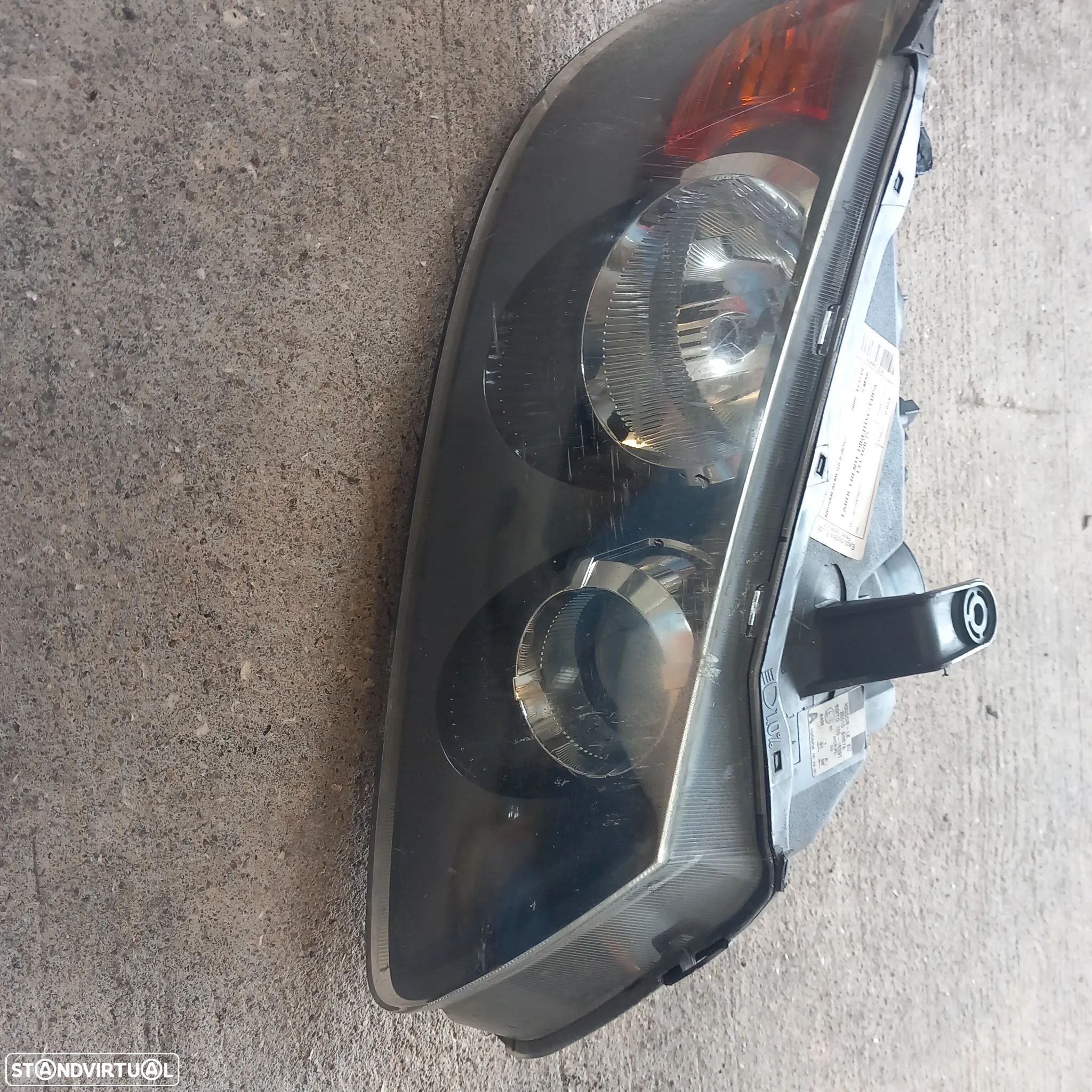 Farol passageiro nissan almera n16 - 1