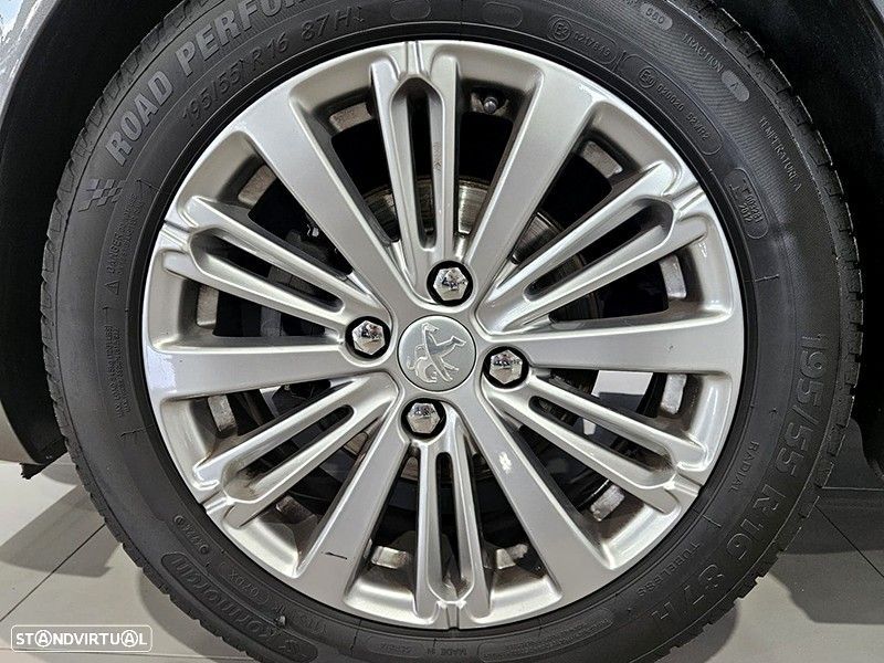 Peugeot 208 1.2 PureTech Style - 10