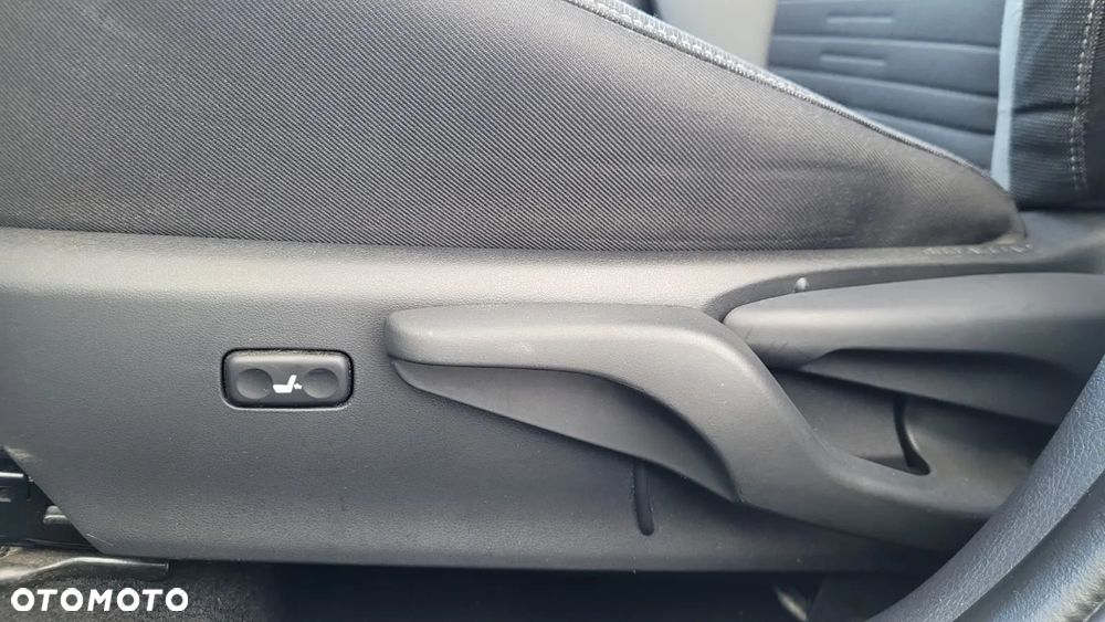 Toyota Auris 1.8 HSD Luna - 16