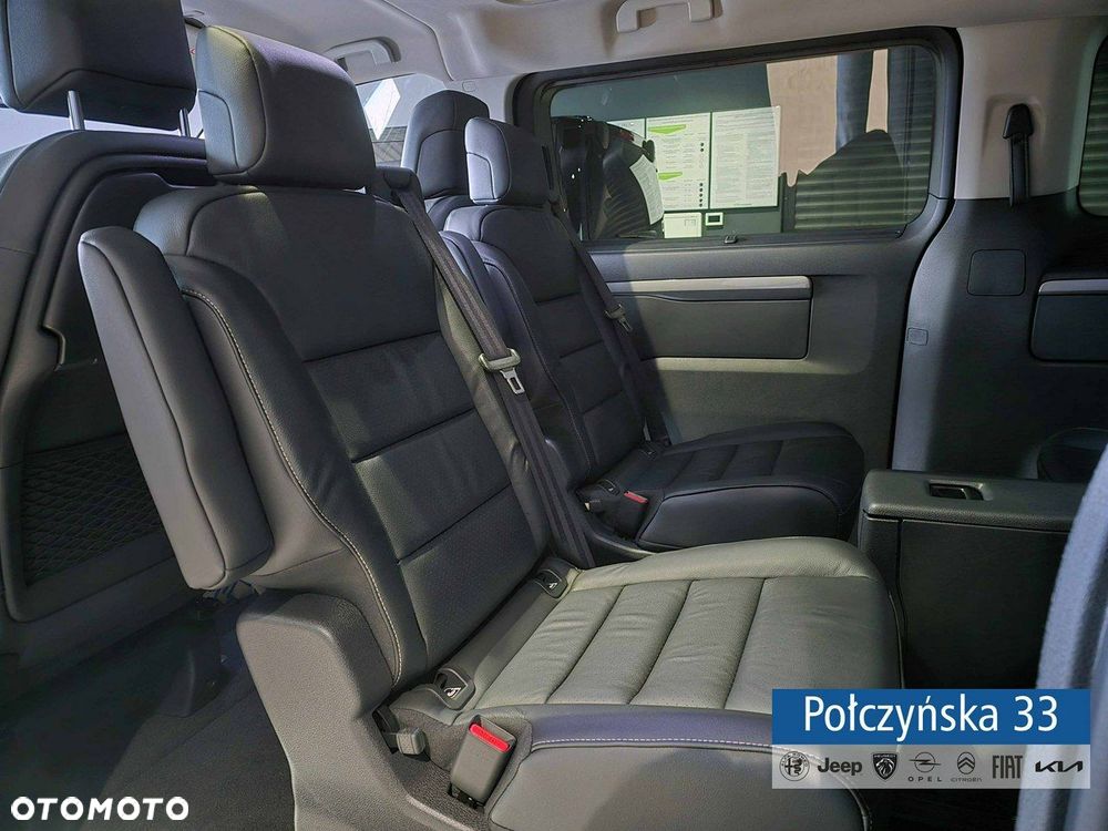 Peugeot Traveller - 30