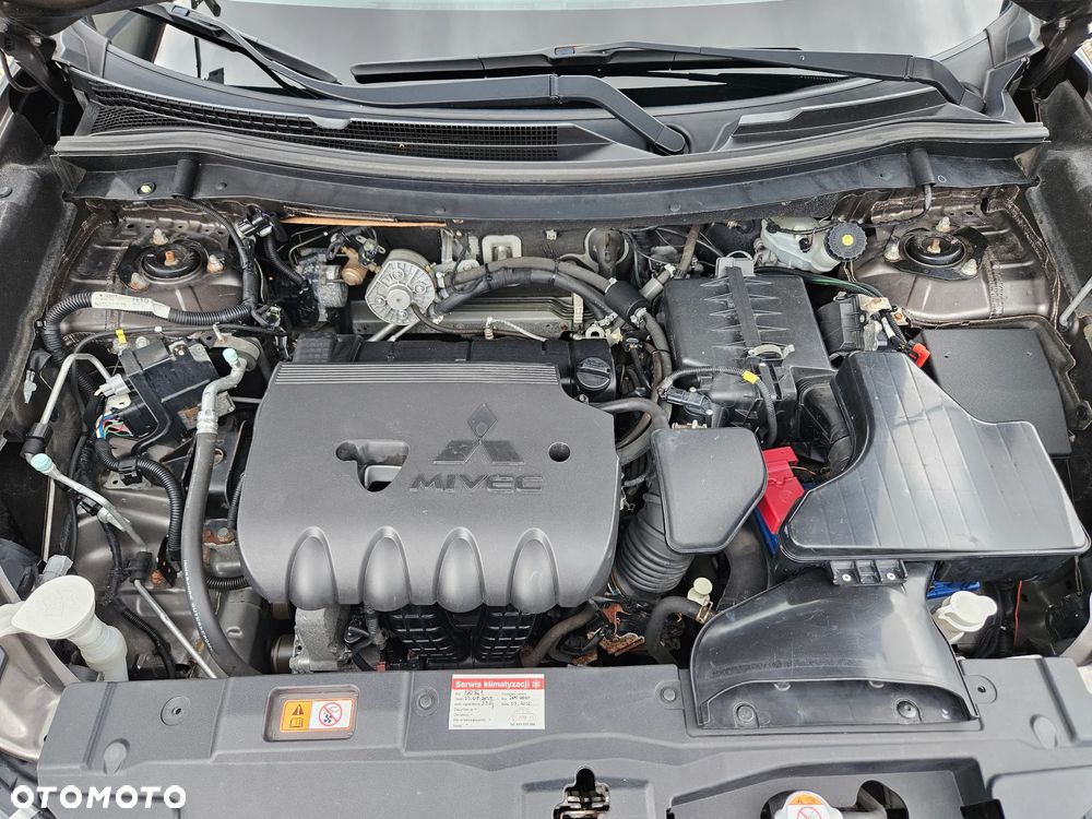 Mitsubishi Outlander 2.0 Intense + SDA 4WD CVT - 40