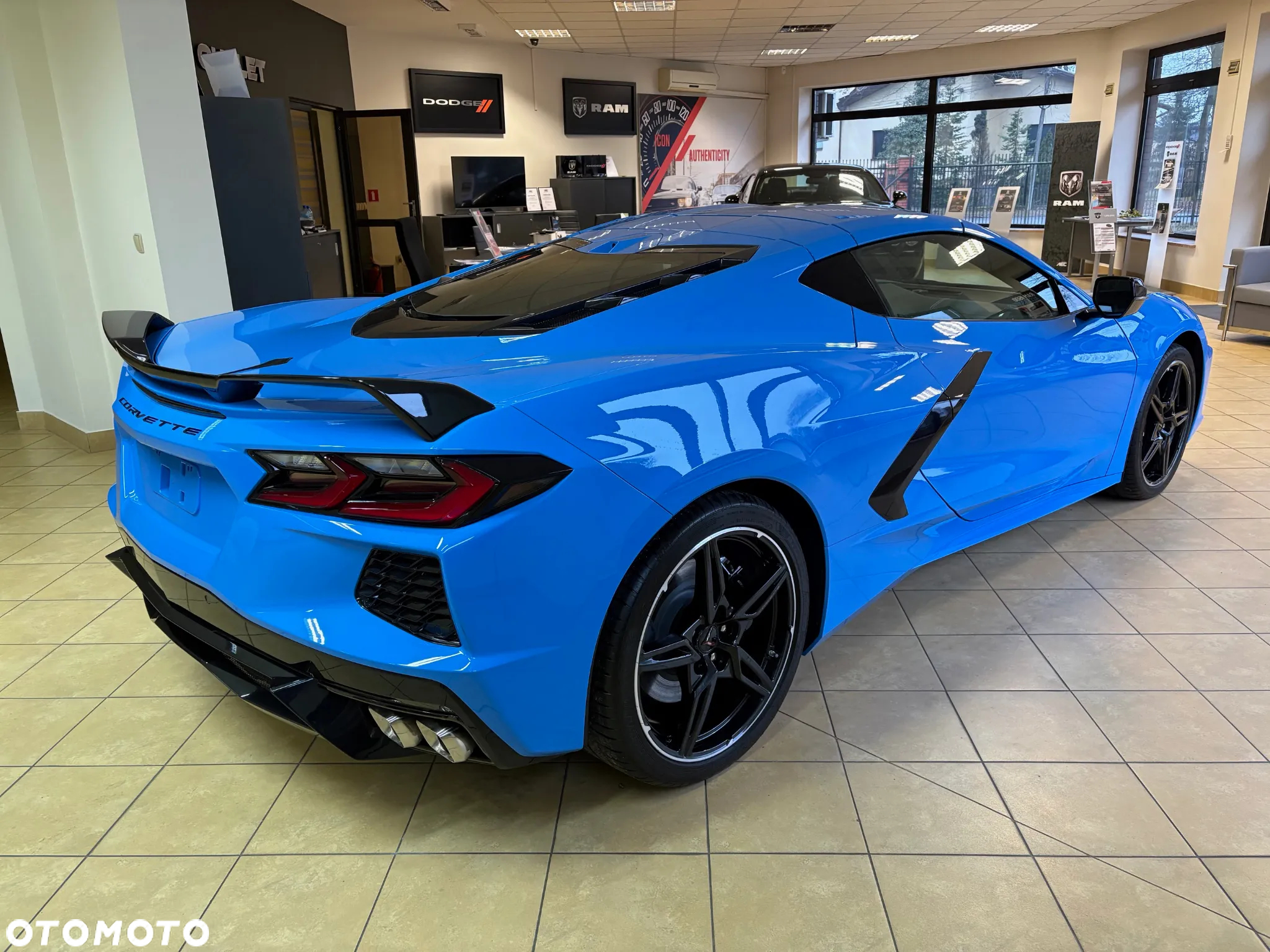 Chevrolet Corvette - 2