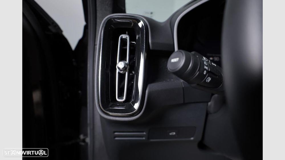 Volvo EC40 82 kWh Single Motor Extended Range Black Edition - 11