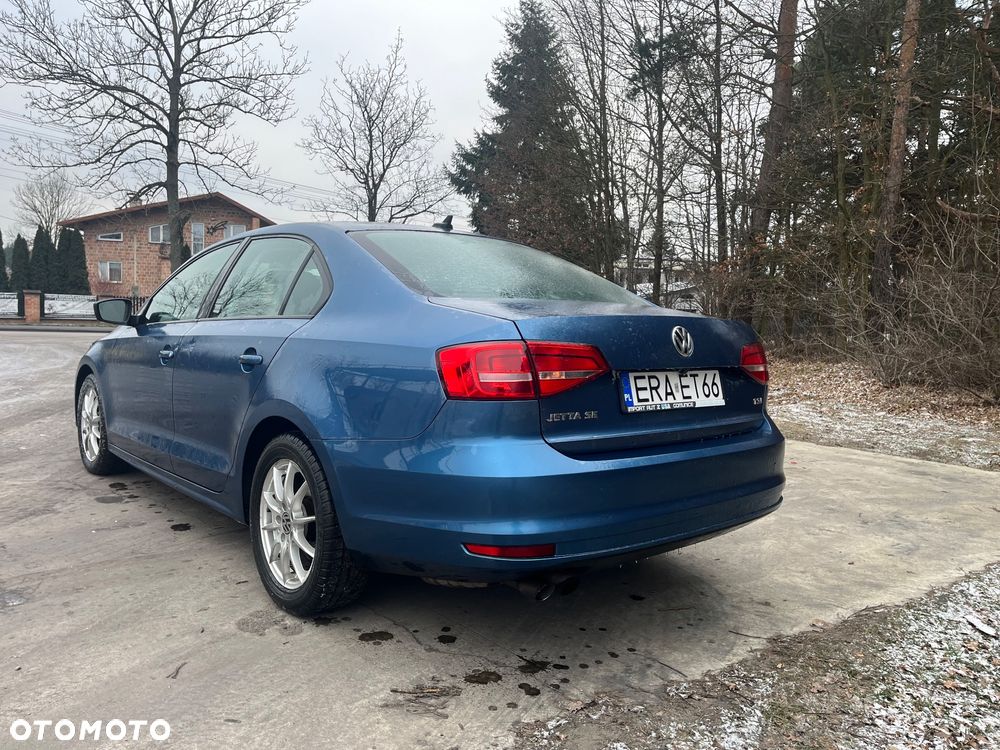 Volkswagen Jetta - 2