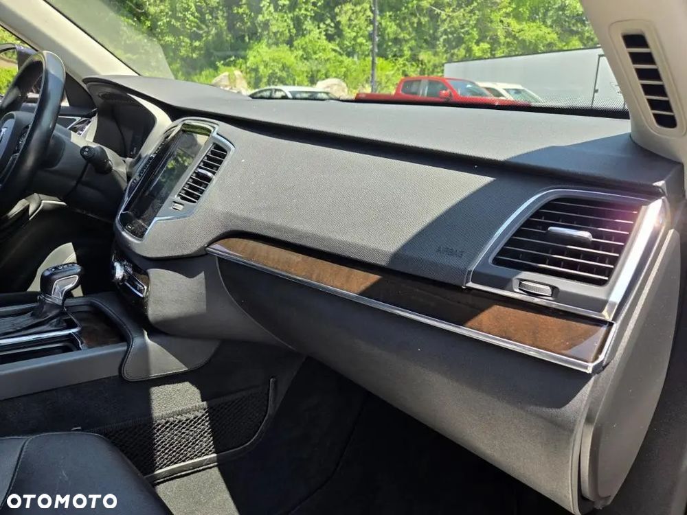Volvo XC 90 - 16