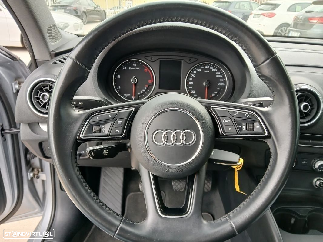 Audi A3 Limousine 30 TDI - 19